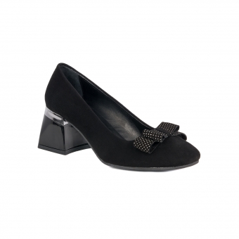 Дамски елегантни обувки от естествен велур в черен цвят