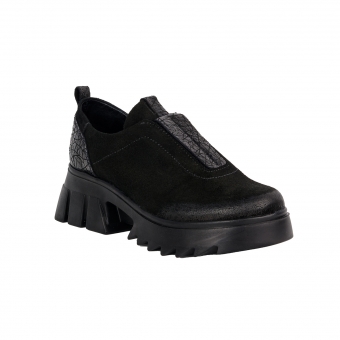 Дамски ежедневни обувки в комбинация от естествена кожа и естествен велур в черен цвят