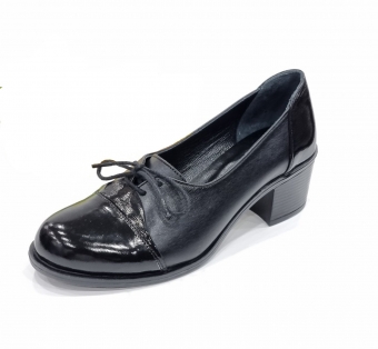 Дамски ежедневни обувки от естествена кожа и естествен лак в черен цвят