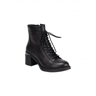 Дамски елегантни боти от естествена кожа в черен цвят.