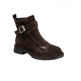 Дамски ежедневни боти от естествен велур в кафяв цвят.