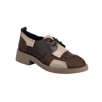 Дамски ежедневни обувки от естествена кожа в кафяв цвят.