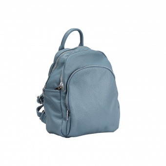 Дамска раница от еко кожа в светлосин цвят,с изчистен дизайн.