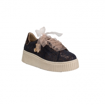 Дамски спортни обувки от естествена кожа в цвят син бакър.