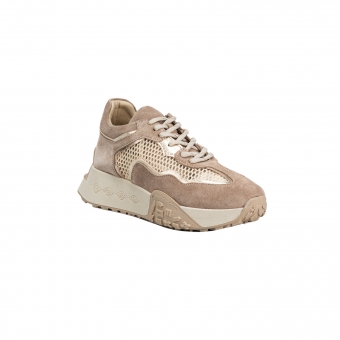 Дамски спортни обувки от естествен велур в тъмнобежов цвят.