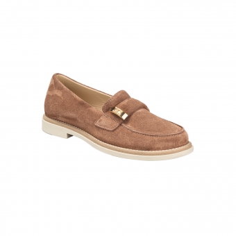 Дамски мокасини от естествен велур в бежов цвят.